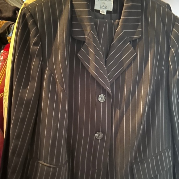 Women’s 2-piece lined pants suits - Picture 1 of 4